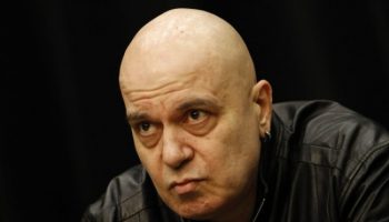 Слави Трифонов повежда две листи на изборите, едната в София